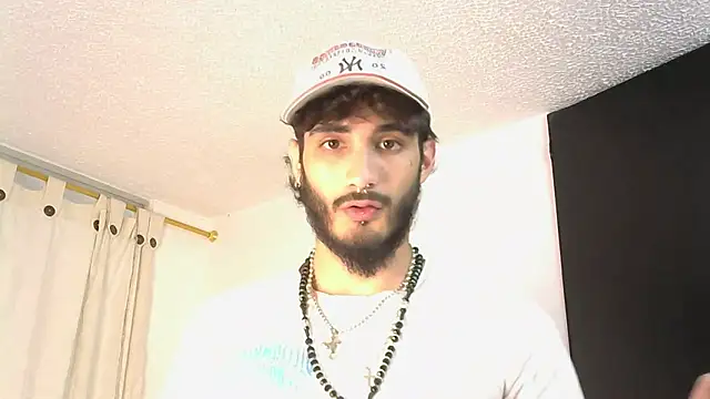 Snapshot of LovexJuxn8 chatting on February 2026 07:47:01 PM LovexJuxn8 online show from February 2026 07:47:01 PM