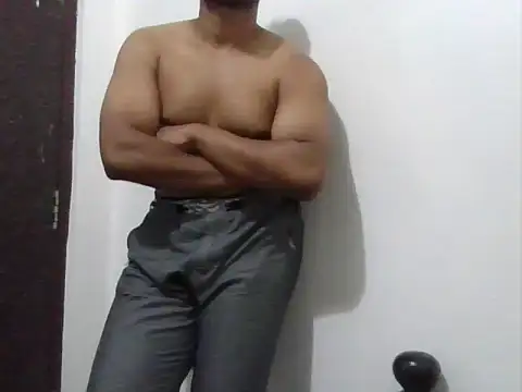 Snapshot of muscledad111 chatting on February 2026 05:15:02 PM muscledad111 online show from February 2026 05:15:02 PM