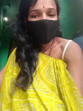Snapshot of Desi_Couple_P chatting on June 2026 01:22:01 AM Desi Couple P online show from June 2026 01:22:01 AM