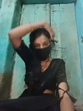 Snapshot of Desi_Couple_P chatting on June 2026 02:06:01 PM Desi Couple P online show from June 2026 02:06:01 PM