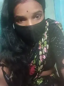 Snapshot of Desi_Couple_P chatting on June 2026 04:12:01 PM Desi Couple P online show from June 2026 04:12:01 PM