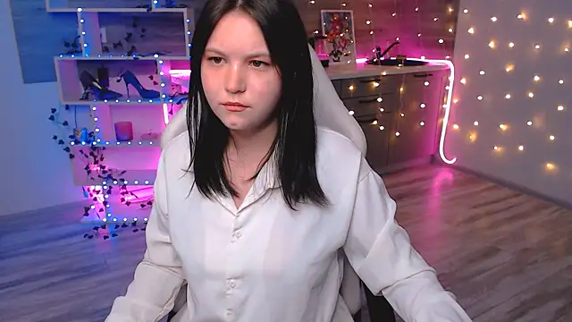 Snapshot of lily_milleerr chatting on February 2026 06:30:01 PM lily milleerr online show from February 2026 06:30:01 PM