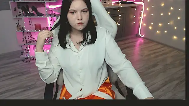 Snapshot of lily_milleerr chatting on February 2026 06:42:01 PM lily milleerr online show from February 2026 06:42:01 PM