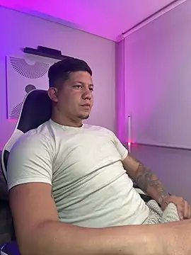  robertobaggioo online show from April 2026 12:08:01 PM