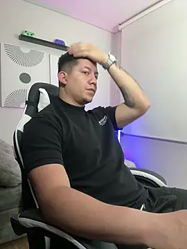 Snapshot of _robertobaggioo chatting on February 2026 09:11:01 AM robertobaggioo online show from February 2026 09:11:01 AM