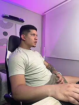  robertobaggioo online show from March 2026 12:39:02 PM