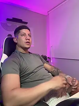  robertobaggioo online show from April 2026 06:19:01 AM