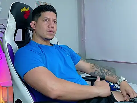 Snapshot of _robertobaggioo chatting on February 2026 12:16:01 PM robertobaggioo online show from February 2026 12:16:01 PM