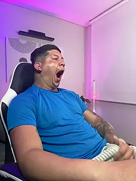  robertobaggioo online show from April 2026 12:31:01 PM