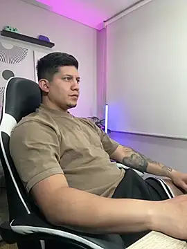 Snapshot of _robertobaggioo chatting on February 2026 12:16:01 PM robertobaggioo online show from February 2026 12:16:01 PM