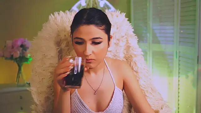 Snapshot of TerezaRobinson chatting on February 2026 01:11:02 PM TerezaRobinson online show from February 2026 01:11:02 PM