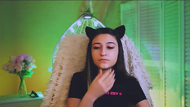 Snapshot of TerezaRobinson chatting on February 2026 12:27:01 PM TerezaRobinson online show from February 2026 12:27:01 PM