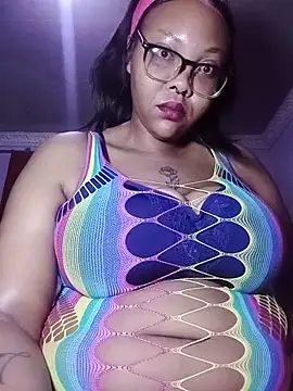 Snapshot of ShantelBootyBoobs chatting on June 2026 05:05:01 AM ShantelBootyBoobs online show from June 2026 05:05:01 AM