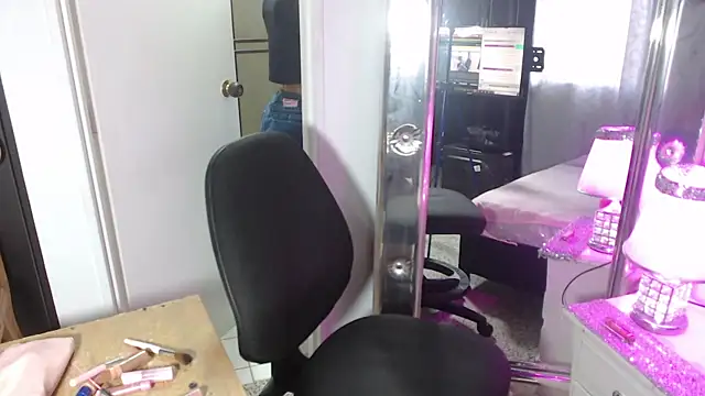 mailyn gold online show from April 2026 12:11:02 PM