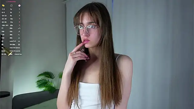 ClarineCasebolt online show from March 2026 11:24:01 AM