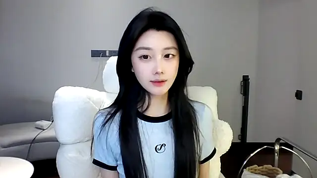 MedeLineayr online show from April 2026 03:02:01 PM