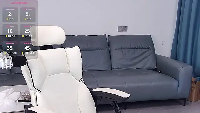 Snapshot of LX-MM chatting on April 2026 08:04:02 AM LX-MM online show from April 2026 08:04:02 AM