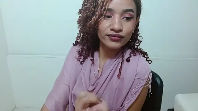 Snapshot of Alice_Grinnerk chatting on February 2026 01:54:02 PM Alice Grinnerk online show from February 2026 01:54:02 PM