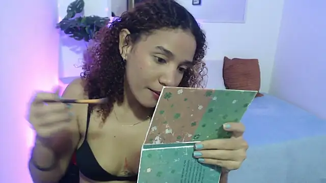 Snapshot of Alice_Grinnerk chatting on February 2026 01:11:01 PM Alice Grinnerk online show from February 2026 01:11:01 PM