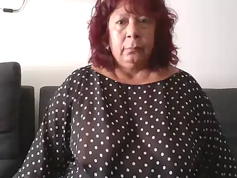 Snapshot of natalialuxee chatting on February 2026 04:18:02 PM natalialuxee online show from February 2026 04:18:02 PM