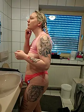 Snapshot of Milas_Dreams_Dauergeil chatting on February 2026 10:48:01 AM Milas Dreams Dauergeil online show from February 2026 10:48:01 AM