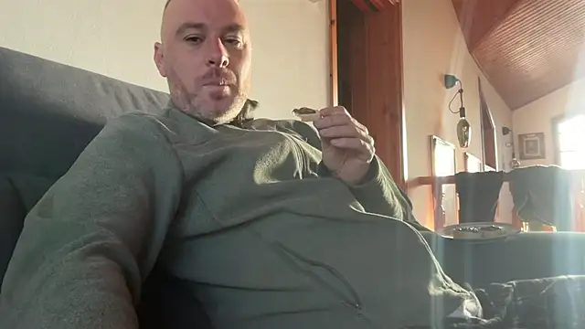 marcovik1 online show from February 2026 07:43:01 AM