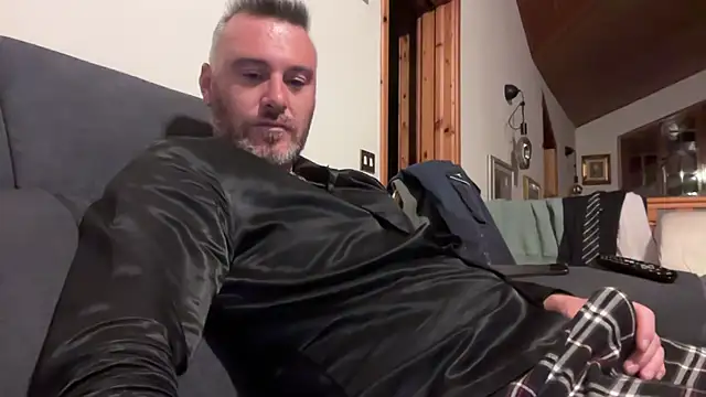 Snapshot of marcovik1 chatting on March 2026 10:32:01 PM marcovik1 online show from March 2026 10:32:01 PM