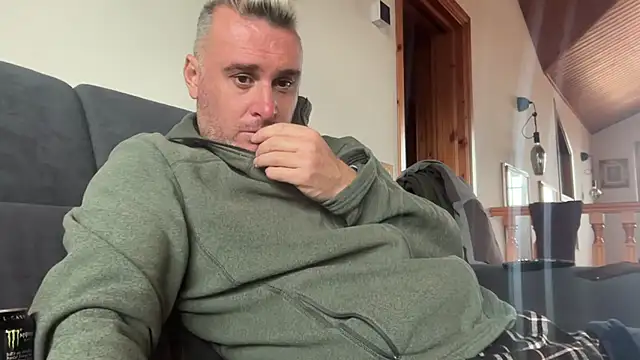 marcovik1 online show from February 2026 02:39:02 PM