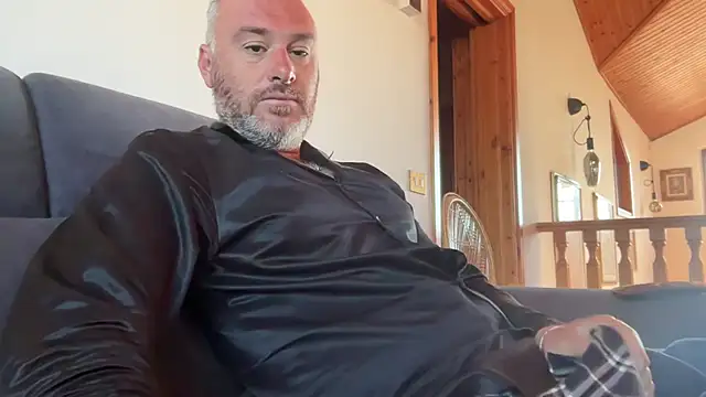 Snapshot of marcovik1 chatting on April 2026 07:32:02 AM marcovik1 online show from April 2026 07:32:02 AM