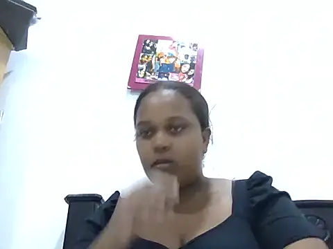 PerlaCurvasgrandes online show from February 2026 12:30:02 AM