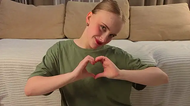 Snapshot of KirstinMcgeady chatting on March 2026 11:21:01 AM KirstinMcgeady online show from March 2026 11:21:01 AM