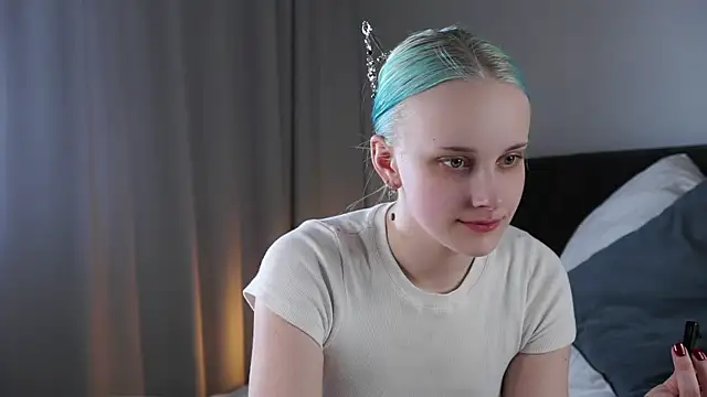 KirstinMcgeady online show from May 2026 12:26:02 PM
