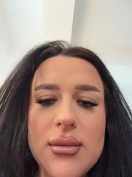 Katty Pery online show from June 2026 01:01:02 PM