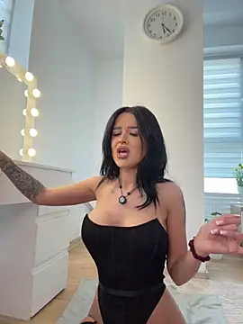 Katty Pery online show from May 2026 02:23:02 PM