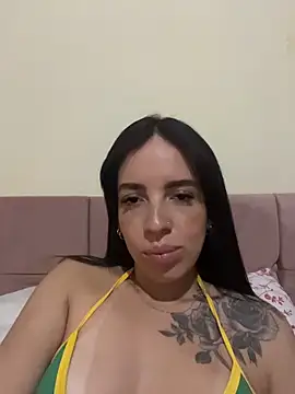 Snapshot of Larinhap chatting on June 2026 01:11:02 AM Larinhap online show from June 2026 01:11:02 AM