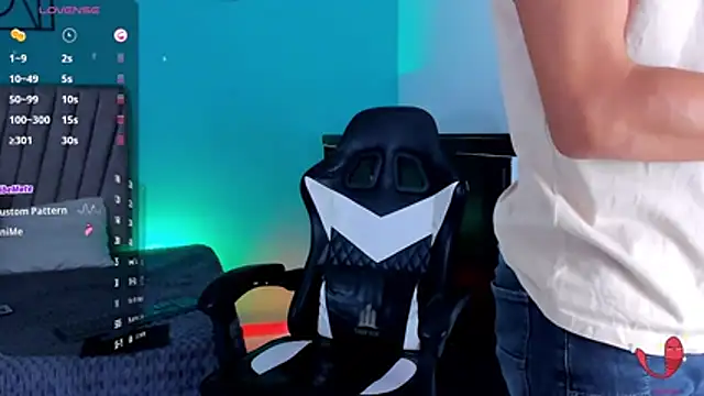 Snapshot of NicolasTorrez chatting on February 2026 01:24:02 PM NicolasTorrez online show from February 2026 01:24:02 PM