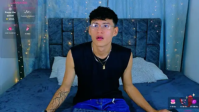 NicolasTorrez online show from June 2026 03:22:01 AM