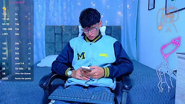 NicolasTorrez online show from July 2026 10:43:02 PM