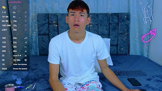 NicolasTorrez online show from April 2026 12:23:01 AM