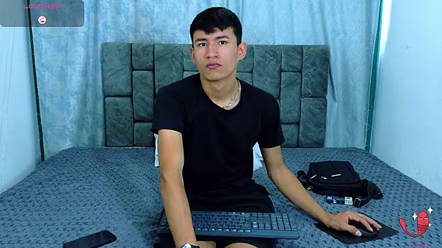 Snapshot of NicolasTorrez chatting on February 2026 08:08:02 PM NicolasTorrez online show from February 2026 08:08:02 PM