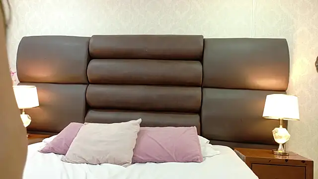 HollyOlson online show from July 2026 07:58:01 PM
