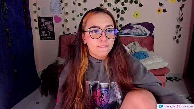 Snapshot of Hanna_Tm chatting on May 2026 05:44:01 AM Hanna Tm online show from May 2026 05:44:01 AM
