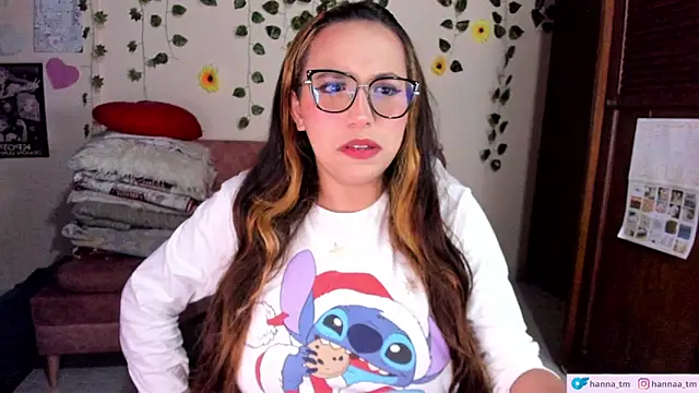 Snapshot of Hanna_Tm chatting on May 2026 04:21:02 AM Hanna Tm online show from May 2026 04:21:02 AM