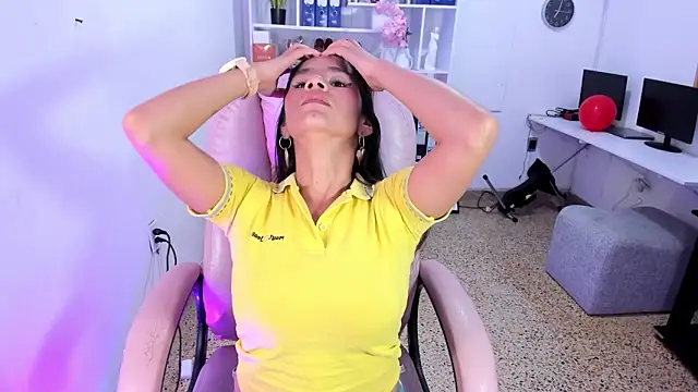 Emmy lollipop online show from February 2026 06:27:01 PM