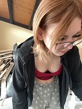 Milli-Kiss online show from April 2026 02:45:01 PM