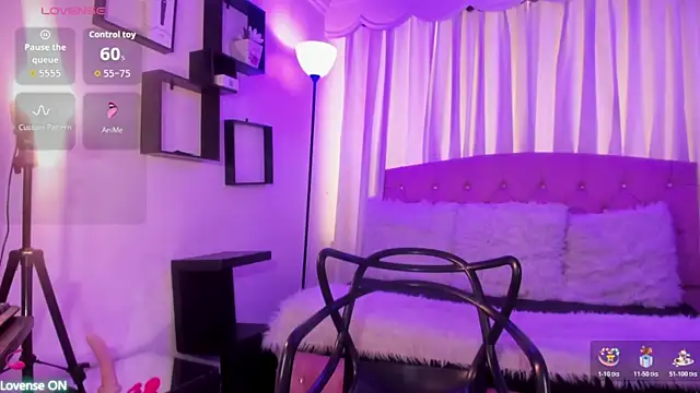 Aurora Ellis  online show from April 2026 12:40:02 PM