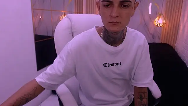 Snapshot of benjamin_anthony chatting on February 2026 12:57:02 PM benjamin anthony online show from February 2026 12:57:02 PM