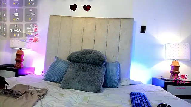 MissMilf  online show from March 2026 07:36:02 PM