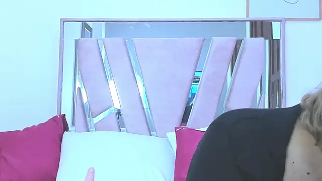 DariaLuca online show from March 2026 11:44:01 AM