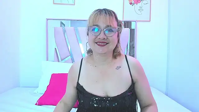 DariaLuca online show from April 2026 11:38:01 AM